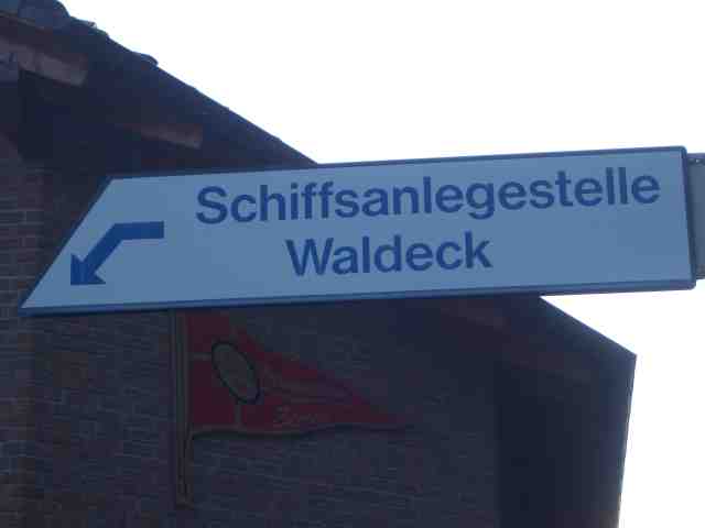 Schiffsanleger an der Uferpromenade Waldeck